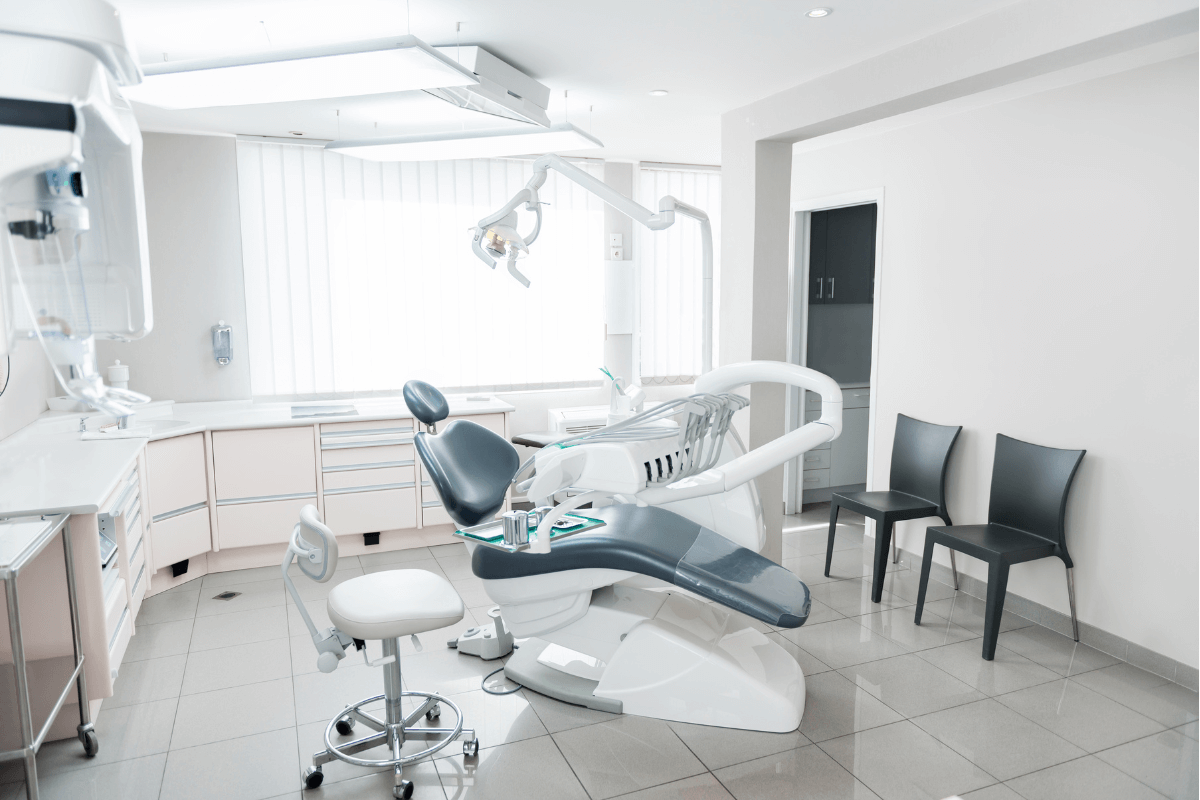 How to Find a Dental Clinic Open Now Near You